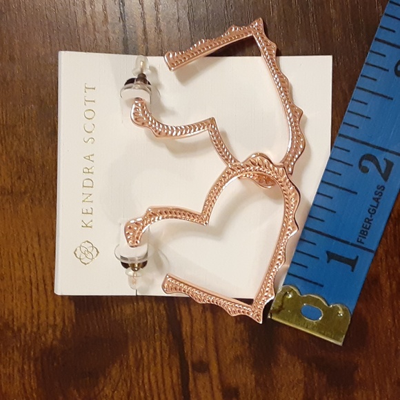 Kendra Scott Sophee Heart Hoop Earrings - Picture 10 of 10